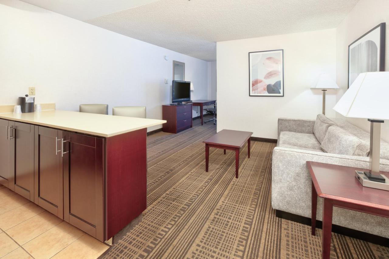 Holiday Inn & Suites Santa Maria By Ihg Exterior foto