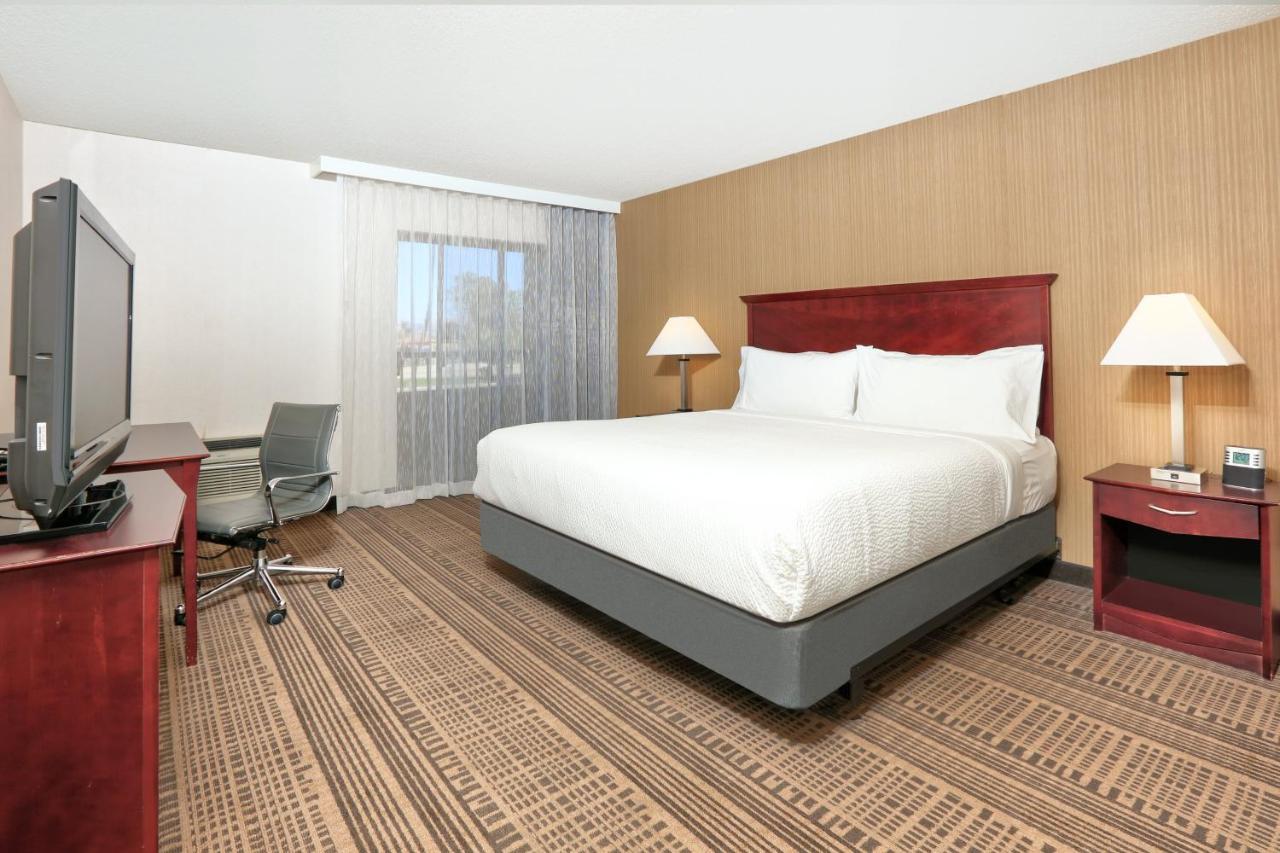 Holiday Inn & Suites Santa Maria By Ihg Exterior foto